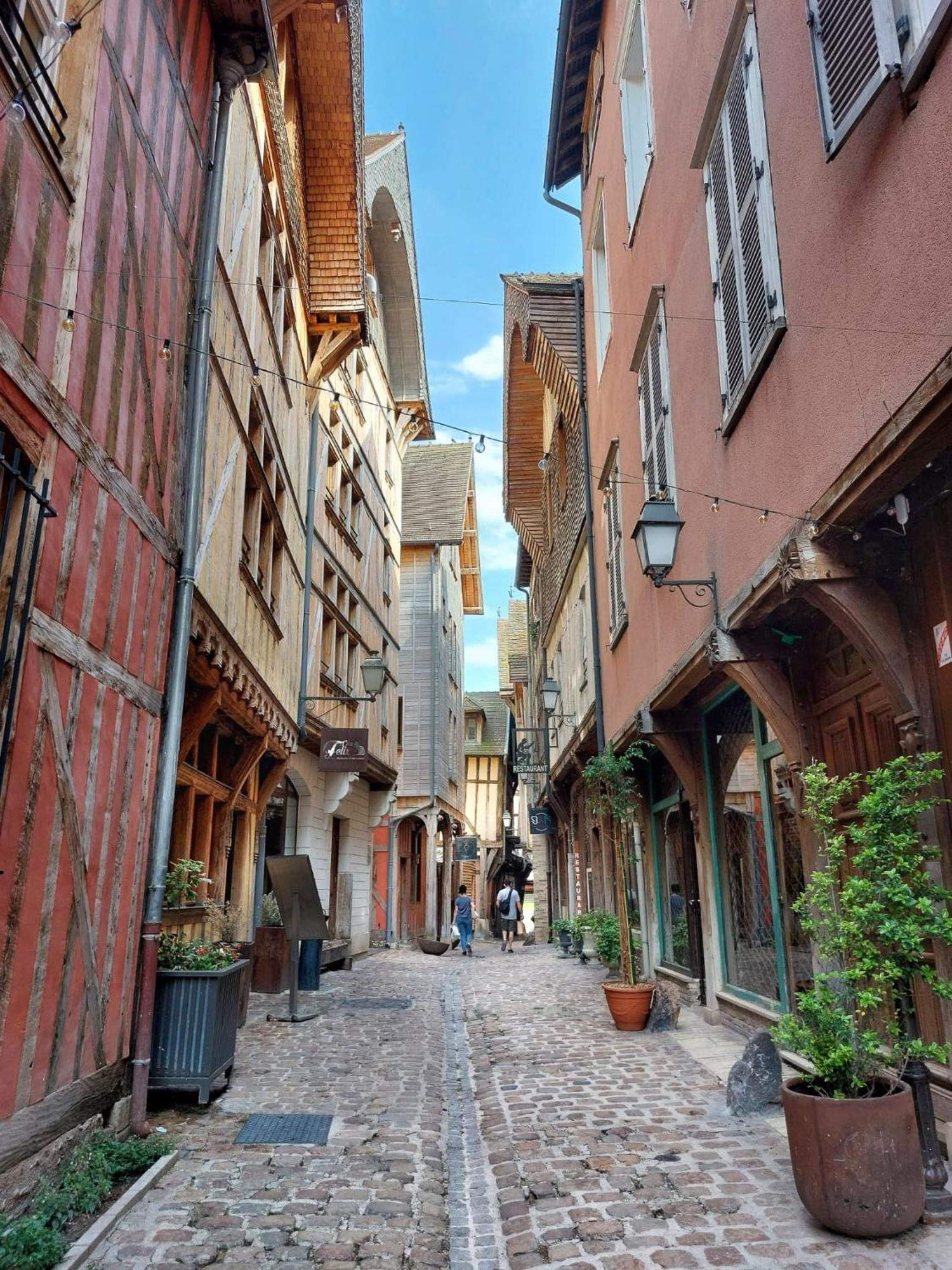 Le Jardin Des Delices Charming House In