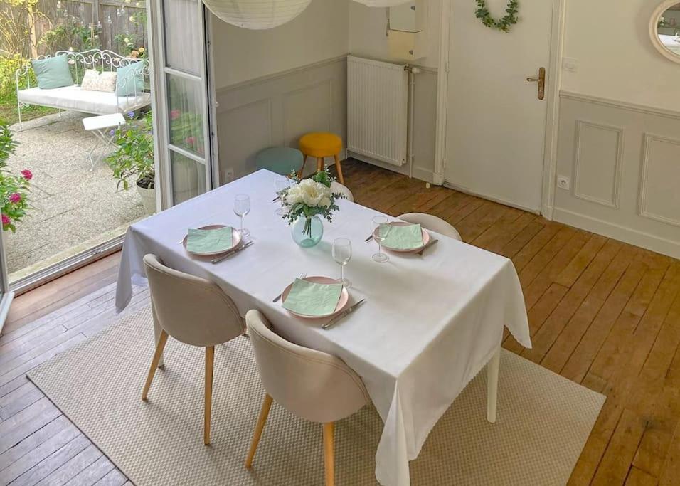 Le Jardin Des Delices Charming House In