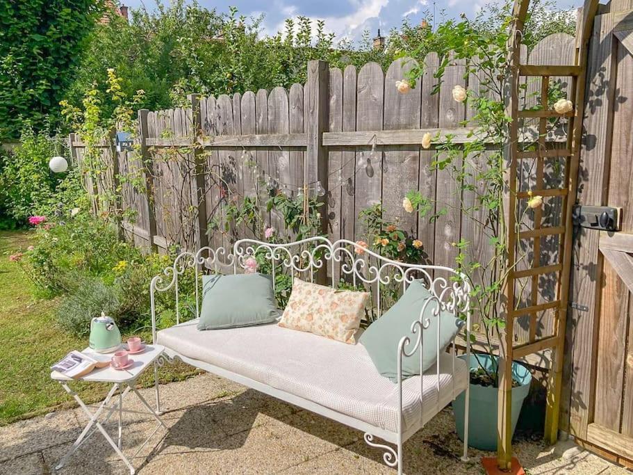 Apartment Le Jardin Des Delices Charming House In *