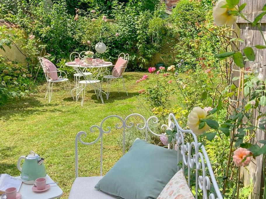 Le Jardin Des Delices Charming House In *