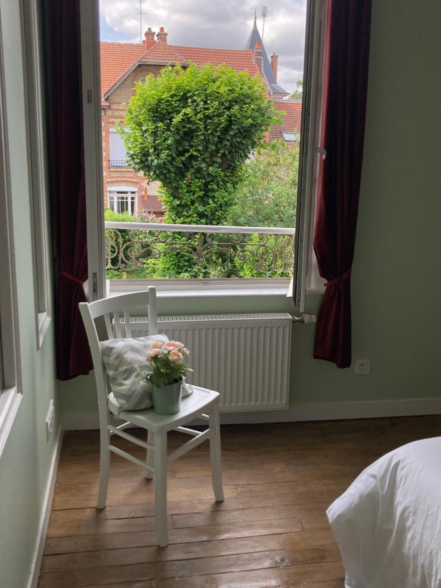 Apartment Le Jardin Des Delices Charming House In Troyes